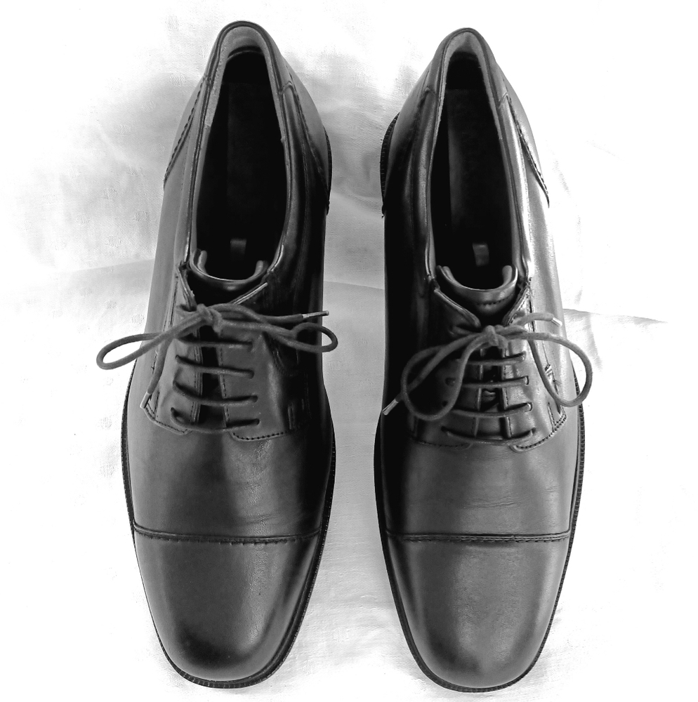 JOHNSON & MURPHY BLACK LEATHER CAP TOE MADE IN ITALY 10.5 EXCELLENT